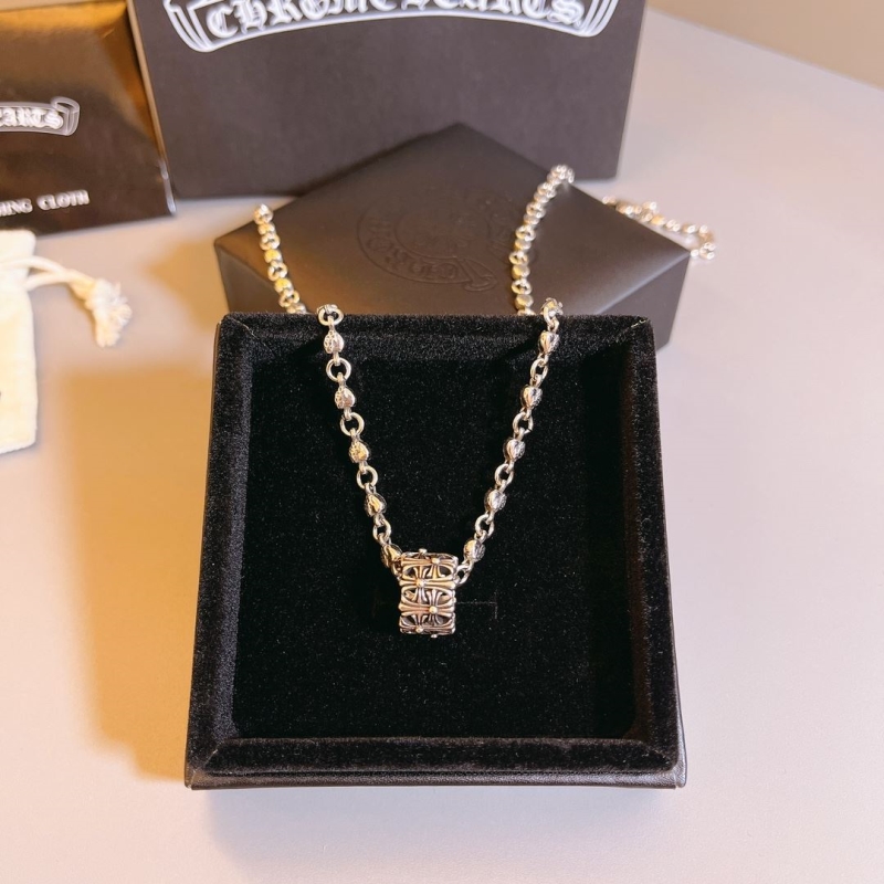 Ch**me He**ts necklaces